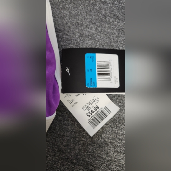 Nike swimsuit (Top only) size 36D - Picture 2 of 3